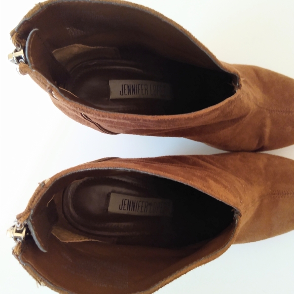 Jennifer Lopez Brown Gold Faux Suede Zip Ankle 4 1/4" Wedge Bootie Heels sz 6 - Picture 7 of 15